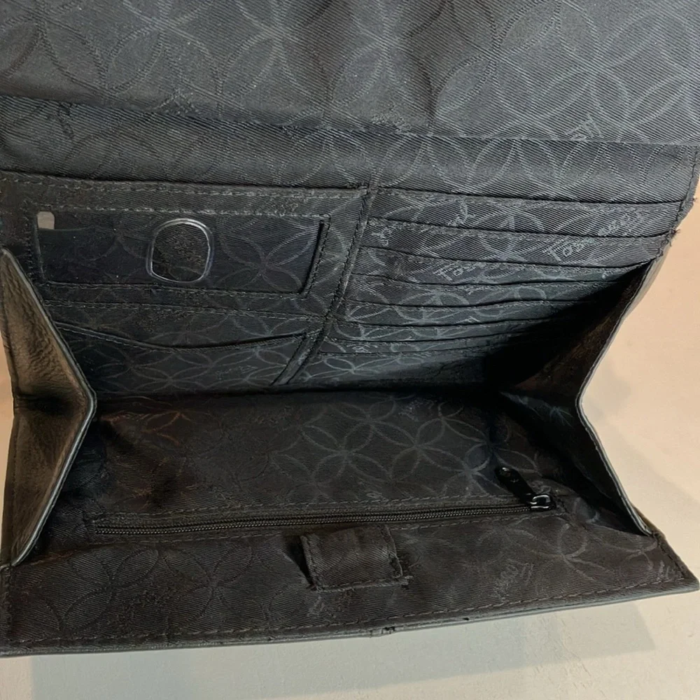 Fossil sleek versatile